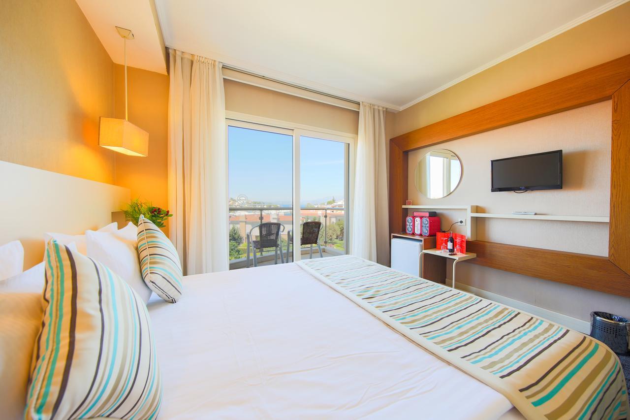 Sisus Hotel Çeşme Exterior foto